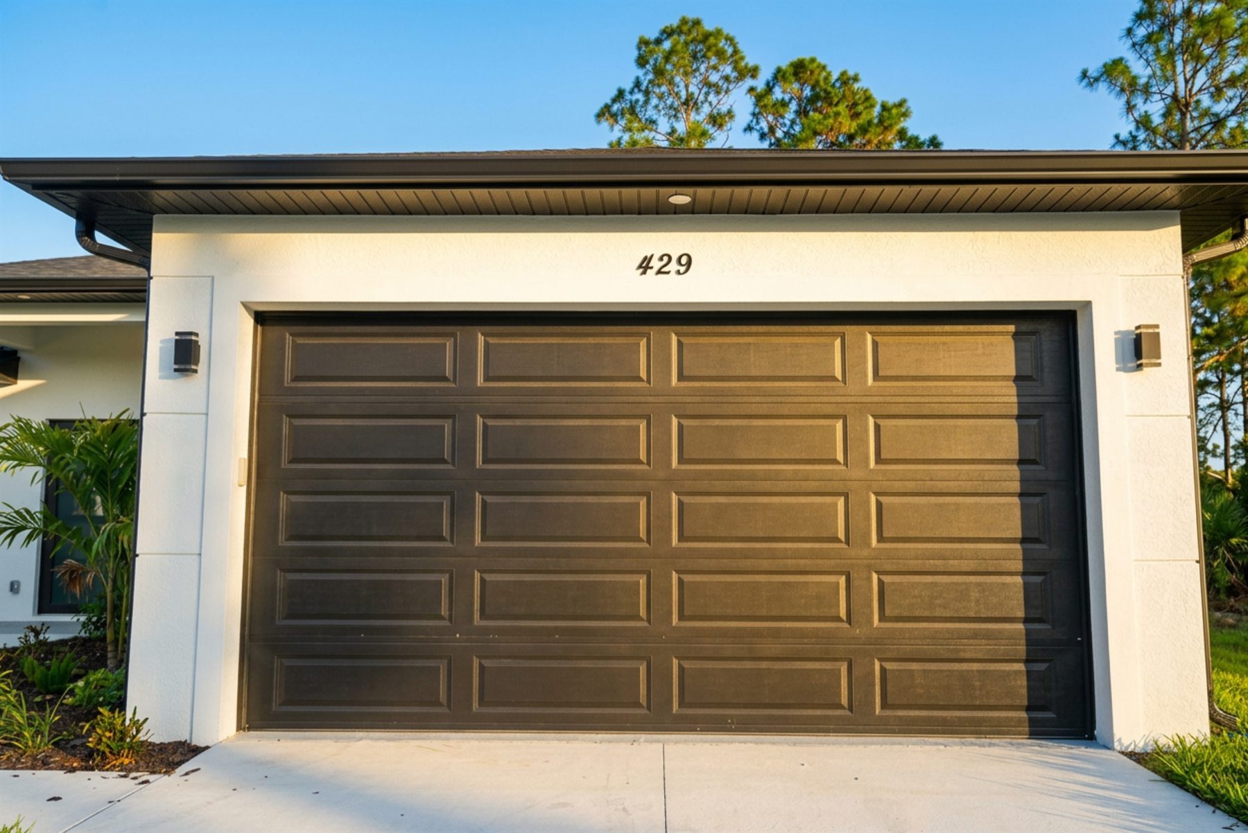 Two car garage at 429 Gray Ave S